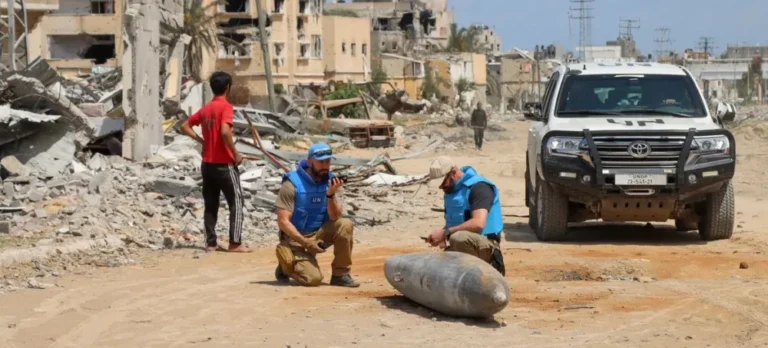 تهديد مستمر لسكان غزة 30-12